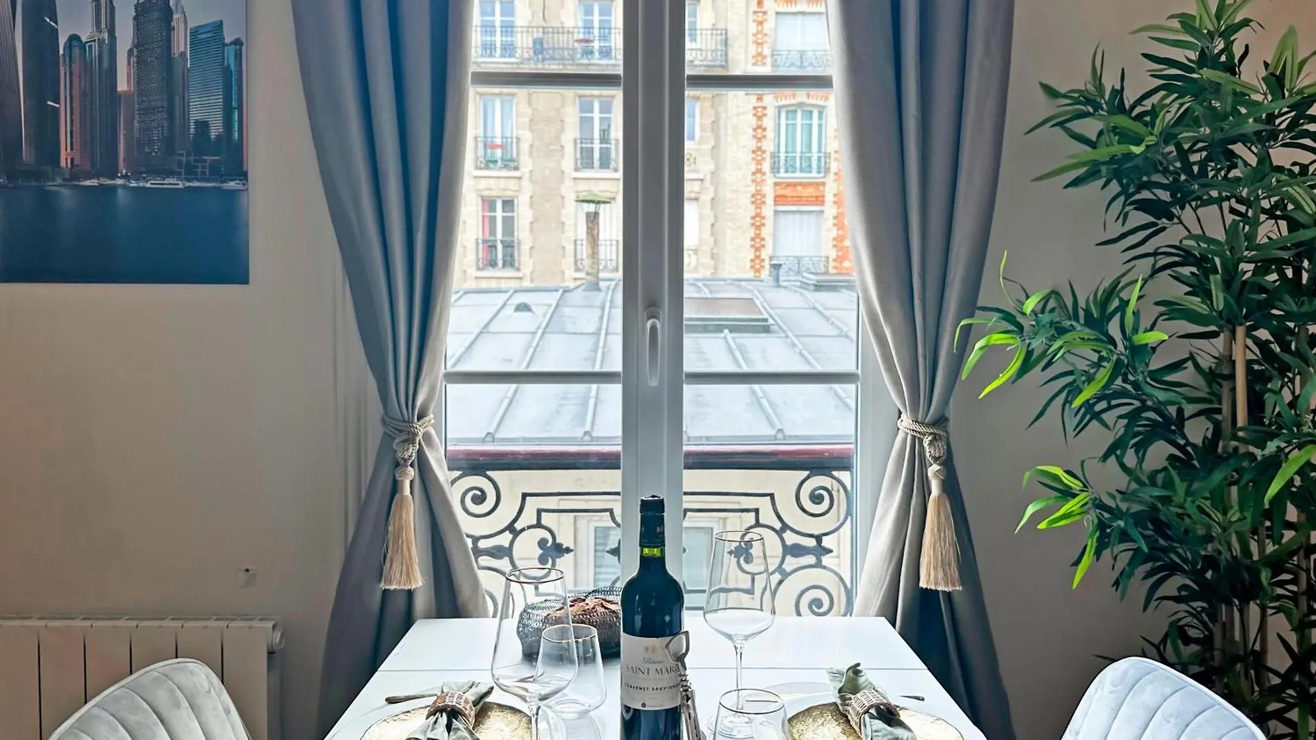 Champs Elysees Area Paris Apartment